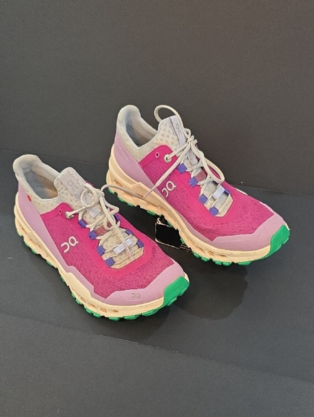 On Running CloudUltra Women's Trail Shoes in Pink with Green Size 8 - Picture 2 of 10